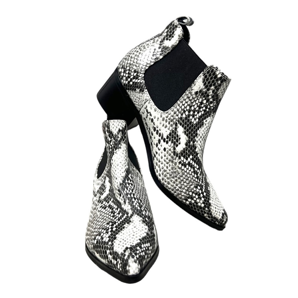 Blondo Emelia Waterproof Chelsea Bootie Black White Snake Print Leather - Size 6